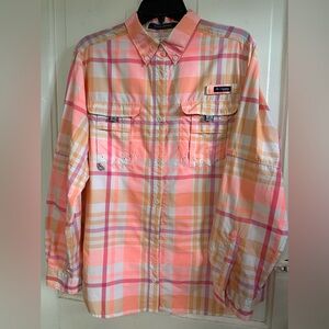 Women’s Columbia Super Bahama, Plaid Button Down Shirt. Great Colors! Large